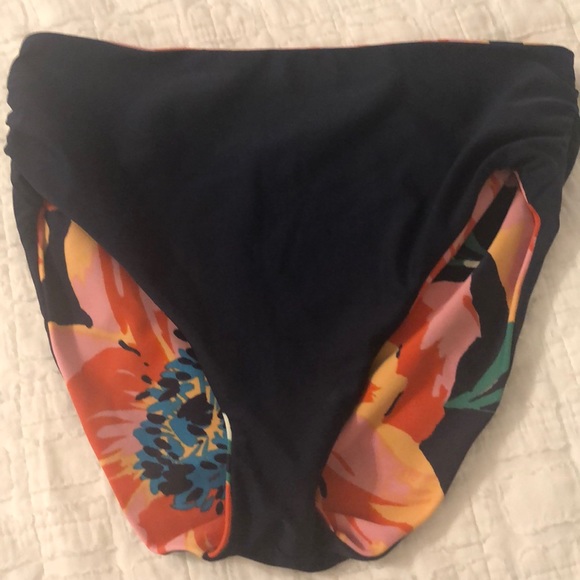 American eagle high waisted bathing suit bottom - Picture 3 of 4